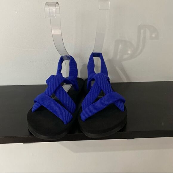 Lava Island Blue Sandals Womens Size 7 1/2 to 8 1/2 - Picture 3 of 6